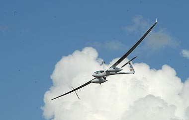First Fuel Cell Powered Piloted Aircraft Flies